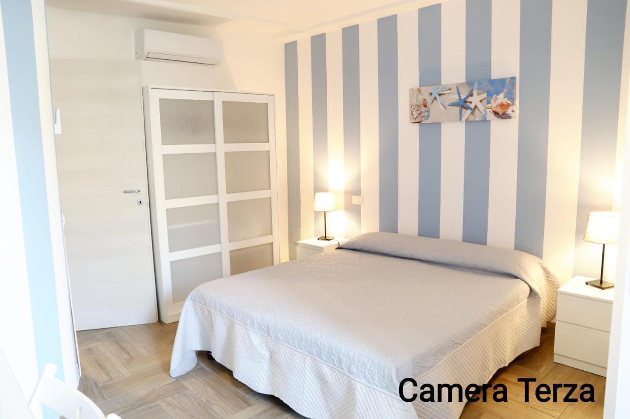 Casa Piano Ponente Hotel อิโซลา เดลเล เฟมมิเน ภายนอก รูปภาพ