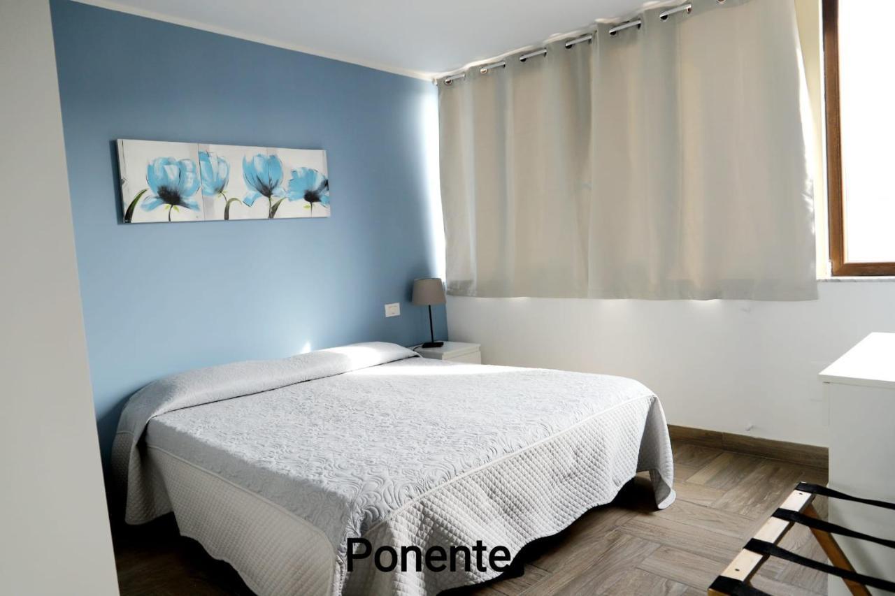 Casa Piano Ponente Hotel อิโซลา เดลเล เฟมมิเน ภายนอก รูปภาพ